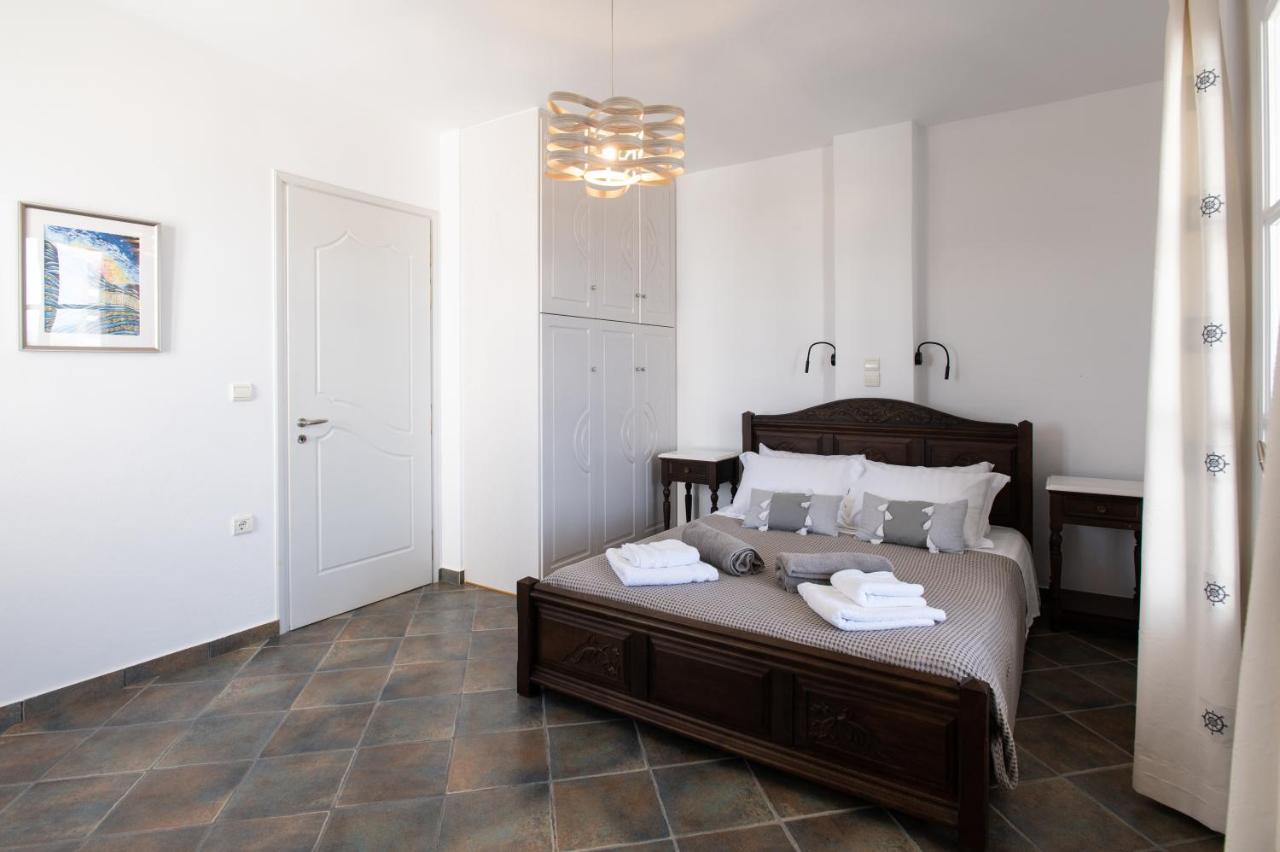 Sea Lilies Suites Pláka 外观 照片