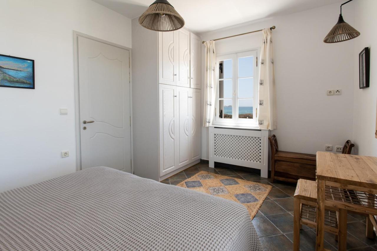 Sea Lilies Suites Pláka 外观 照片