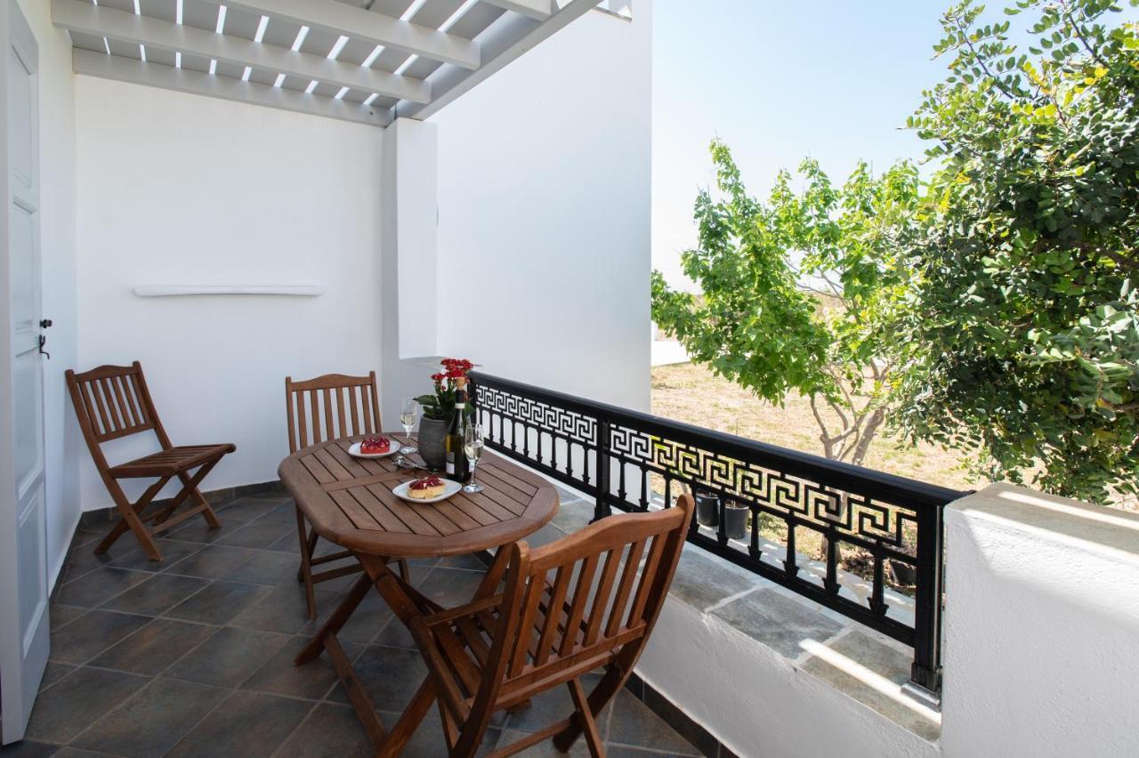 Sea Lilies Suites Pláka 外观 照片