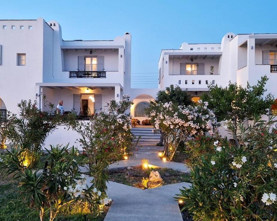 Sea Lilies Suites Pláka 外观 照片